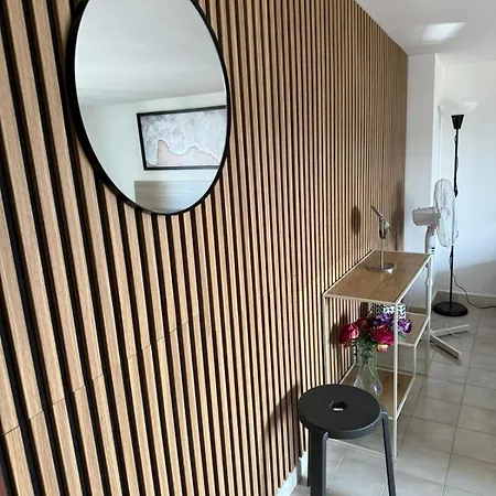 Beautiful, Sunny 70m2, Close To The Sea Lägenhet